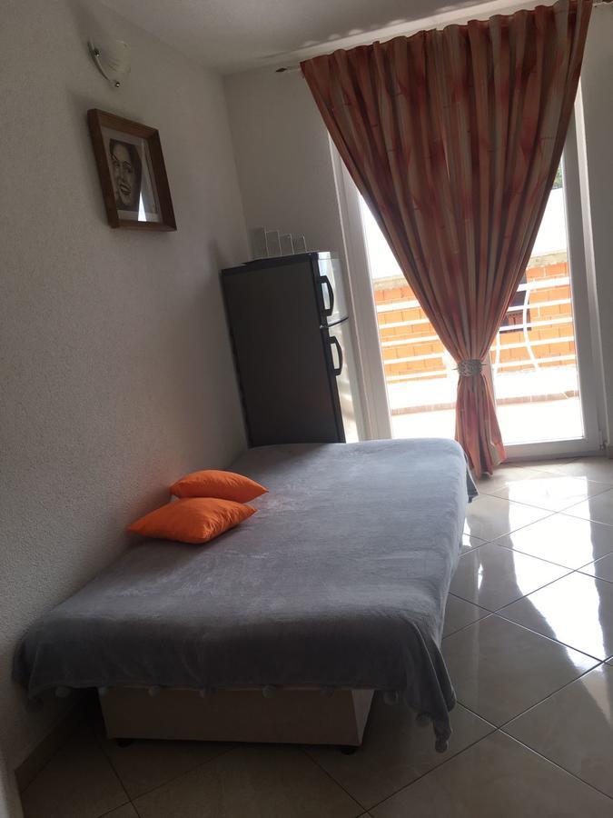 Villa Perkovic Mimice Buitenkant foto