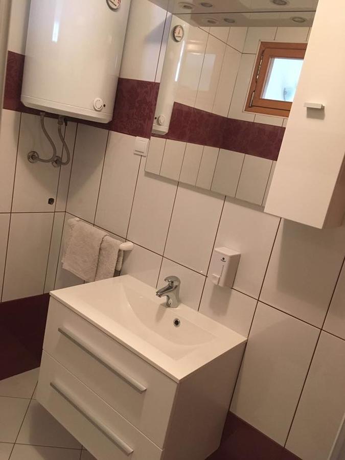 Villa Perkovic Mimice Buitenkant foto